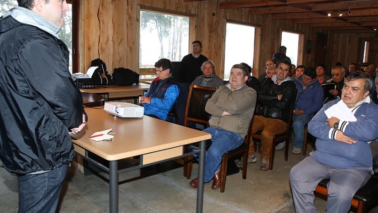 Subsecretario de pesca realizó visita a Chiloé y se reunió con dirigentes de la pesca artesanal