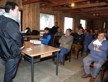 Subsecretario de pesca realizó visita a Chiloé y se reunió con dirigentes de la pesca artesanal